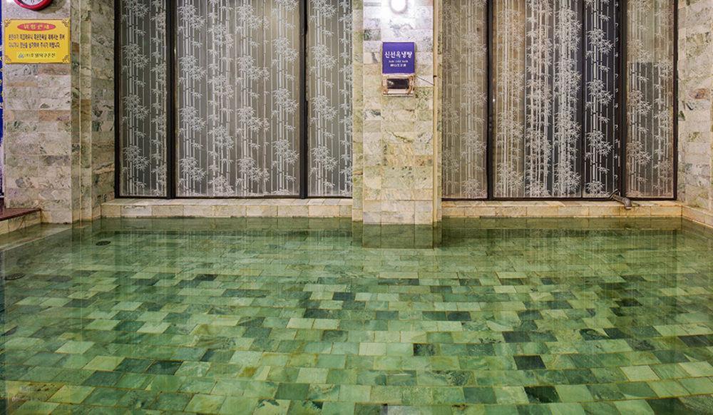 Dukgu Oncheon Hotel Uljin Extérieur photo