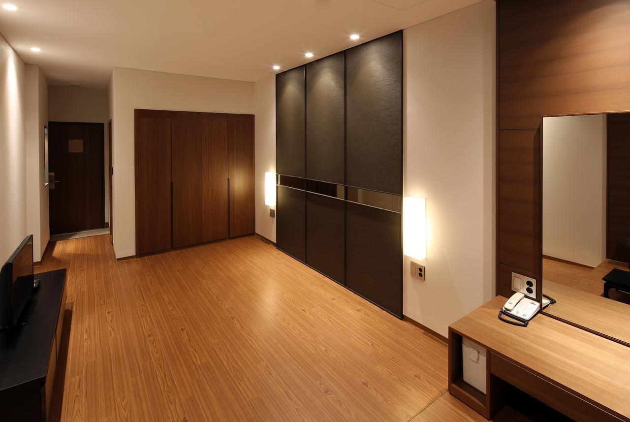 Dukgu Oncheon Hotel Uljin Extérieur photo